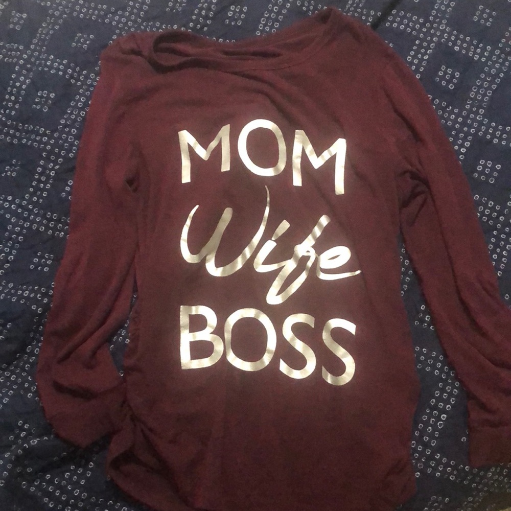 Maternity ‘mom wife boss’ shirt.